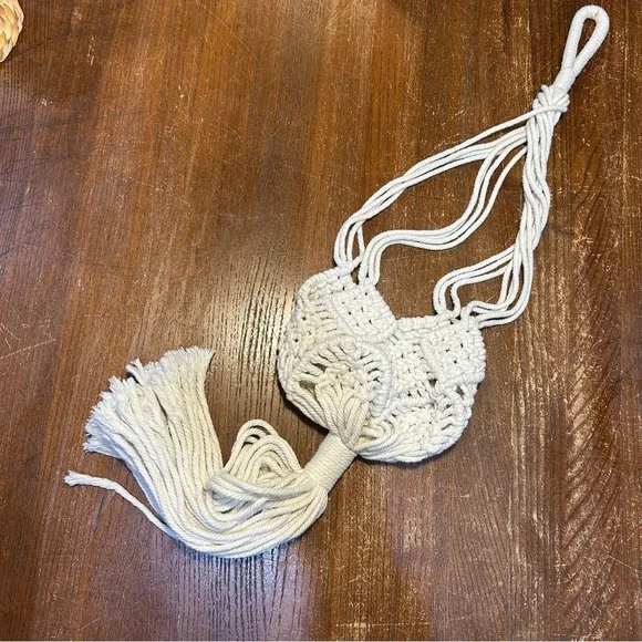 Cream Macrame Plant Hangers - Picture 4 of 4